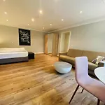 アパート Amaroo - Serviced Apartment 