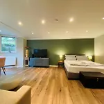 Amaroo - Serviced Apartment 