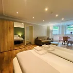 Amaroo - Serviced Apartment 