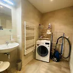 Amaroo - Serviced Apartment 