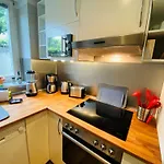 Amaroo - Serviced Apartment 