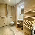 Amaroo - Serviced Apartment 