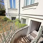 Amaroo - Serviced Apartment 