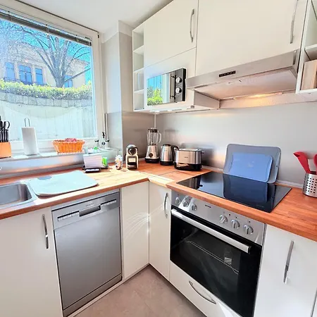 Amaroo - Serviced Apartment 