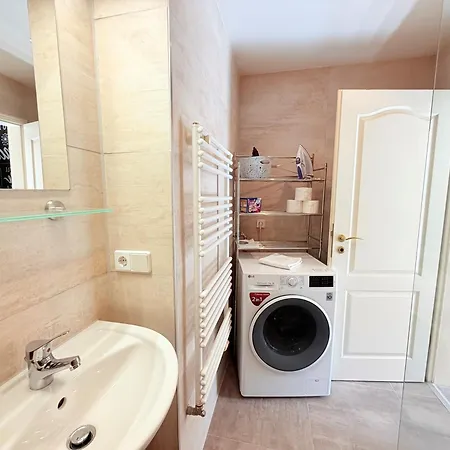 Amaroo - Serviced Apartment 