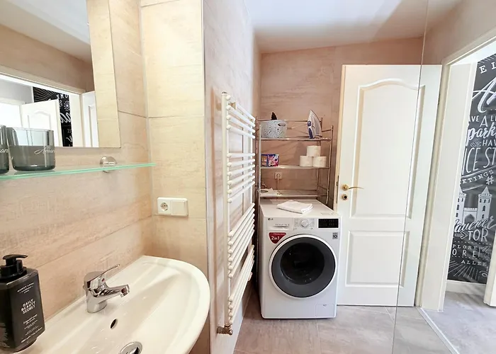 Amaroo - Serviced Apartment 