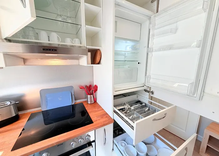 Amaroo - Serviced Apartment 